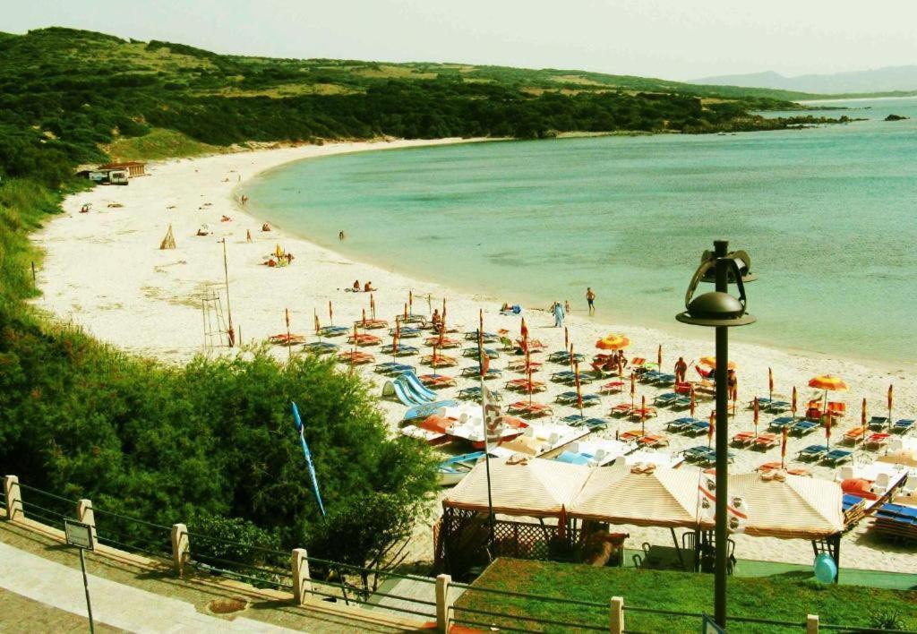 Borgo Spiaggia Isola Rossa Exteriör bild