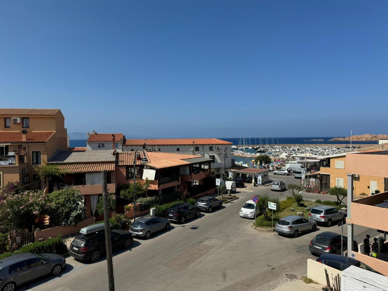 Borgo Spiaggia Isola Rossa Exteriör bild